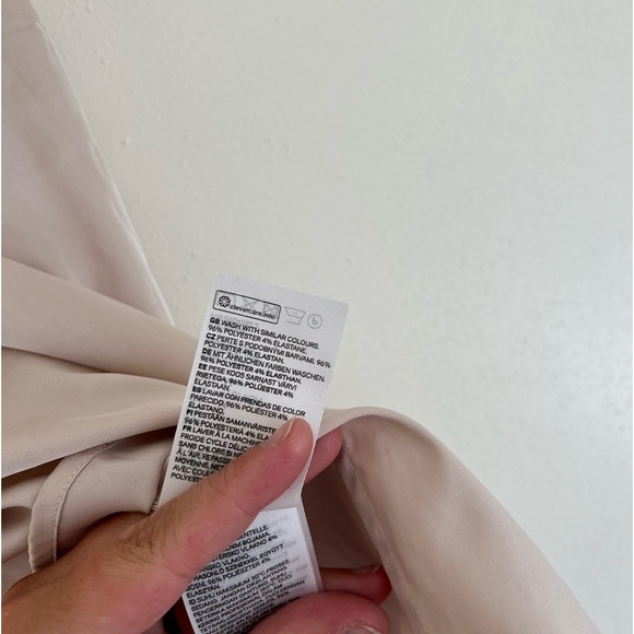 H&M Silky Tank Top Size Medium - Picture 4 of 4